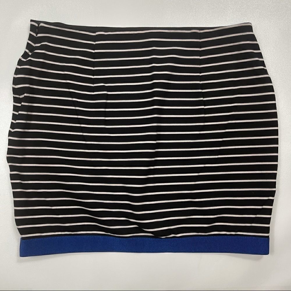 3for$20 Ann Taylor Mini Striped Skirt Blk,Wht Blu Size: 10
